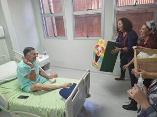 Com pescaria e m&uacute;sica, pacientes do Humap participam de arrai&aacute; nos leitos
