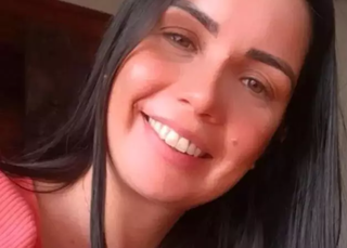“Dói muito ainda”, diz mãe que vai encarar assassino da filha em julgamento “Dói muito ainda”, diz mãe que vai encarar assassino da filha em julgamento