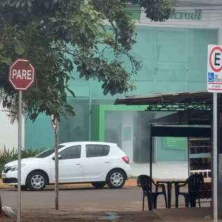 Vizinhos se assustam com fuma&ccedil;a em ag&ecirc;ncia banc&aacute;ria durante teste de rotina