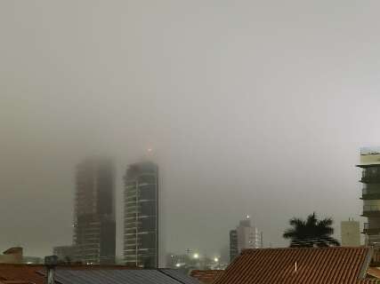 Capital tem nevoeiro e m&iacute;nima de 12&ordm;C com chegada de nova frente fria