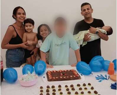 &quot;Por que eu n&atilde;o parei pra comprar &aacute;gua?&quot;, lamenta pai que perdeu 3 em acidente