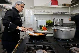 Aos 9 anos, Jane virou chef para av&oacute; cega e nunca mais largou o fog&atilde;o