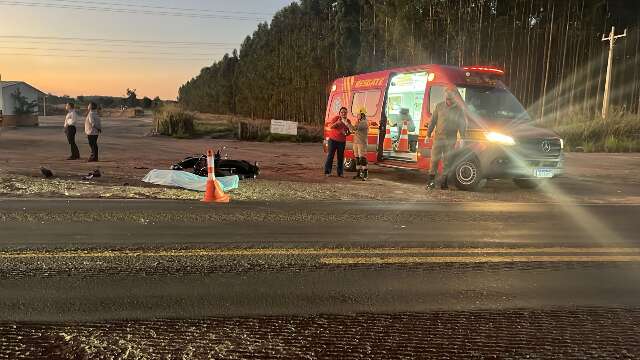 Motociclista morre ao colidir com &ocirc;nibus na BR-262