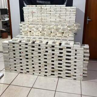 Coca&iacute;na de MS seria exportada para a Europa em carga camuflada com portas