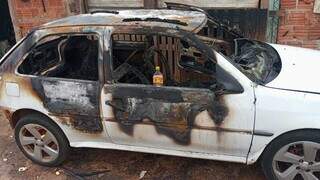 Fogo destr&oacute;i carro usado por menina que coletava papel&atilde;o para ver Ana Castela