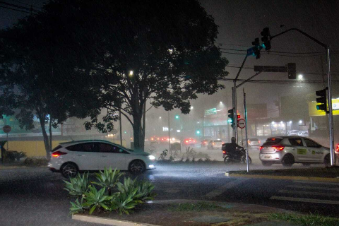 Junho teve chuva acima da m&eacute;dia no sul e d&eacute;ficit na Capital, diz estudo