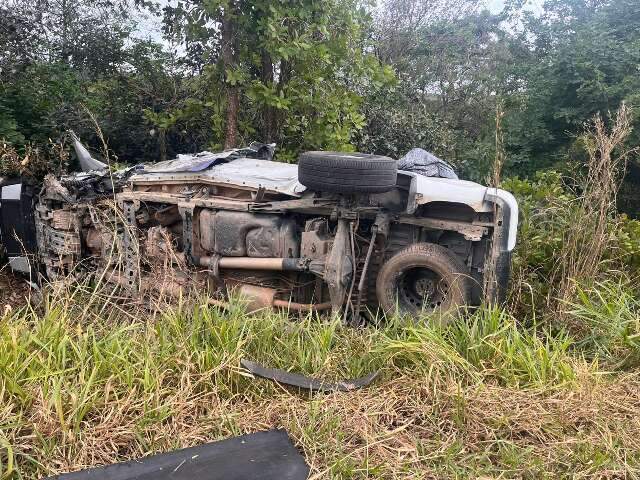 Acidente entre caminhonete e caminh&atilde;o deixa um ferido na rodovia
