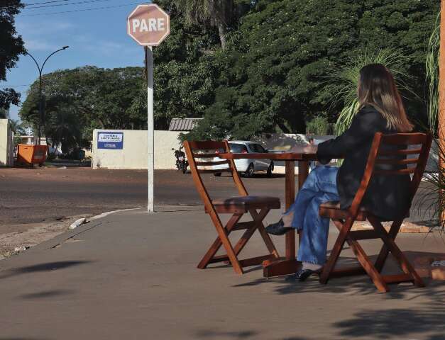 Simone chutou o azar e fez padaria dar certo na frente de cemit&eacute;rio