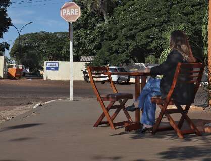 Simone chutou o azar e fez padaria dar certo na frente de cemit&eacute;rio
