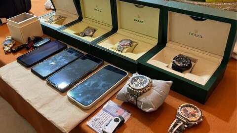 Envolvida em falso frete, contadora tentou entrar com 27 chips em pres&iacute;dio