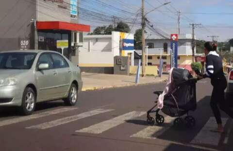 Na cidade feita para carros, pedestre n&atilde;o tem tempo, respeito ou seguran&ccedil;a