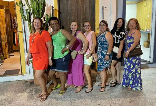 Professoras fazem &#039;semana do saco cheio&#039; delas com viagem todo ano