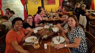 Professoras fazem &#039;semana do saco cheio&#039; delas com viagem todo ano