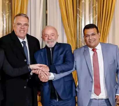 Lula recebe prefeitos de MS na Argentina e destrava US$ 16 milhões para obras