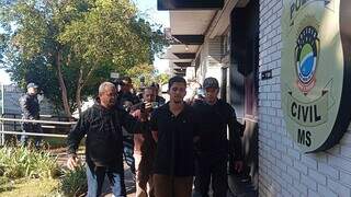 Preso dormindo em boca de fumo, filho diz que deu 5 facadas na m&atilde;e