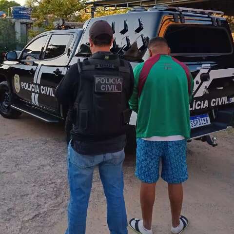 &quot;Fregueses&quot; da pol&iacute;cia, oito pontos de venda de drogas foram alvo de opera&ccedil;&atilde;o 