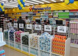 Farmarela comemora 1 ano com medicamentos a R$ 1,99 