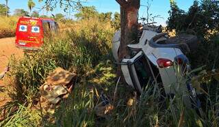 Quatro trabalhadores rurais morreram em acidente em estrada vicinal Quatro trabalhadores rurais morreram em acidente em estrada vicinal