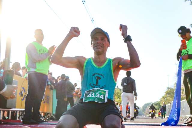 Maratona tem 4,4 mil inscritos e homenageia atleta v&iacute;tima de atropelamento
