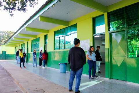 Com clima de des&acirc;nimo, eleitores votam para escolher prefeito de Bandeirantes