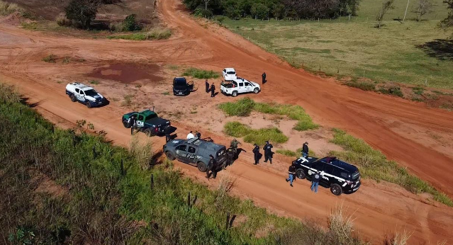 Ladr&otilde;es morrem em confronto com a pol&iacute;cia na linha internacional 