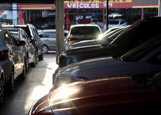 Lei atrasada? Garagistas dizem que já informam procedência de veículos em MS Lei atrasada? Garagistas dizem que já informam procedência de veículos em MS