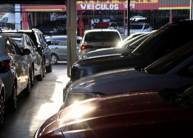 Lei atrasada? Garagistas dizem que j&aacute; informam proced&ecirc;ncia de ve&iacute;culos em MS