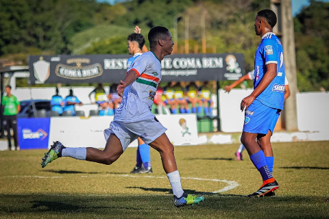 Time de Navira&iacute; vence Ivinhema e entra na briga por vaga na Copinha