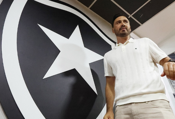 Botafogo contrata Davide Ancelotti como t&eacute;cnico at&eacute; o fim de 2026