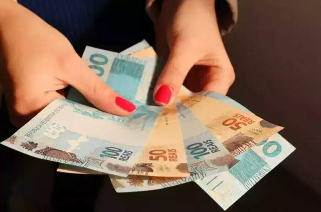 Governo projeta sal&aacute;rio m&iacute;nimo de R$ 1.630 no pr&oacute;ximo ano