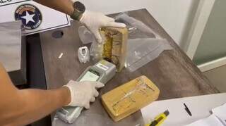 Quadrilha especializada em tráfico internacional de drogas é alvo da PF Quadrilha especializada em tráfico internacional de drogas é alvo da PF