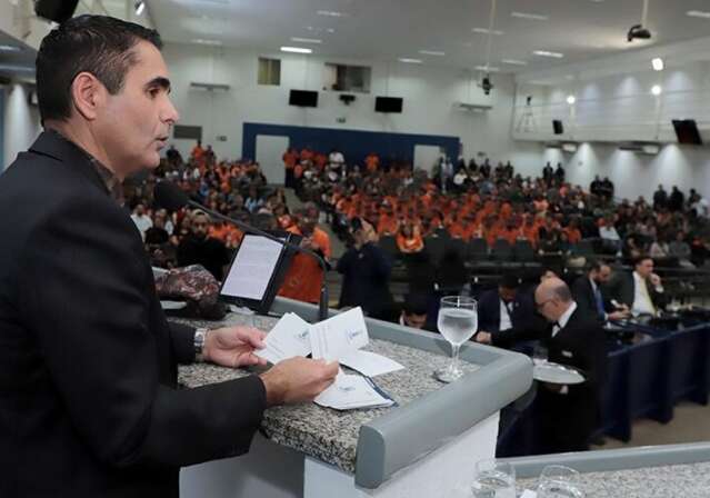 Dos Legend&aacute;rios a Universal: 48 horas de &quot;culto parlamentar&rdquo;