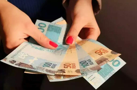 Governo projeta sal&aacute;rio m&iacute;nimo de R$ 1.630 no pr&oacute;ximo ano