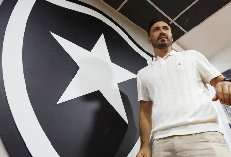Botafogo contrata Davide Ancelotti como t&eacute;cnico at&eacute; o fim de 2026