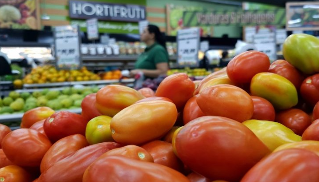 Custo da cesta b&aacute;sica sobe em junho e consome mais da metade do sal&aacute;rio m&iacute;nimo