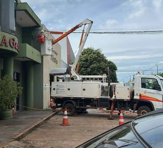 Apag&otilde;es frequentes em Amambai pressionam empresa a refor&ccedil;ar rede el&eacute;trica