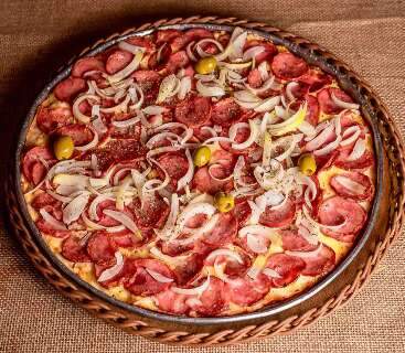 Dia da Pizza tem calabresa a partir de R$ 9,99 e vers&atilde;o doce de brinde