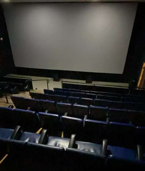 Depois de duas décadas, cinema é aberto em casarão histórico