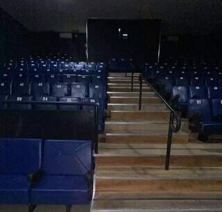 Depois de duas d&eacute;cadas, cinema &eacute; aberto em casar&atilde;o hist&oacute;rico de Corumb&aacute;