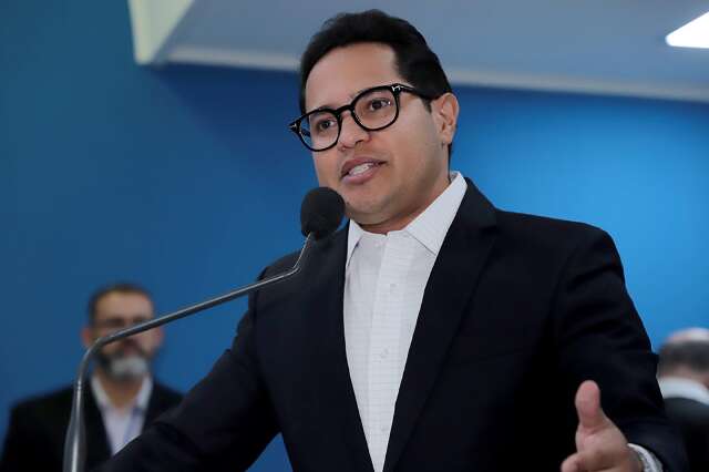Com pequena altera&ccedil;&atilde;o de vice, Papy &eacute; reeleito presidente da C&acirc;mara at&eacute; 2028
