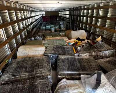 PF prende cinco pessoas por contrabando de mercadorias em galp&atilde;o na Capital
