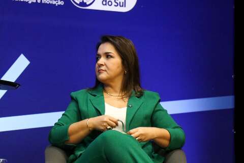 Economia de R$ 154 milh&otilde;es de Adriane prev&ecirc; congelamento de sal&aacute;rios