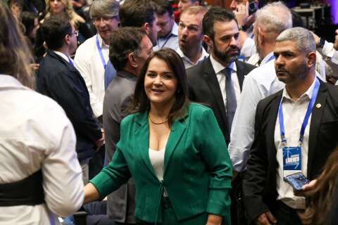 Economia de R$ 154 milh&otilde;es de Adriane prev&ecirc; congelamento do sal&aacute;rio de servidor