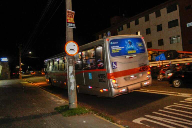 Avenida Brilhante com corredor de ônibus em funcionamento (Foto: Juliano Almeida)