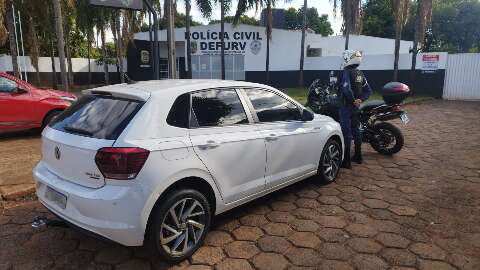 Com &oacute;culos e c&acirc;meras de seguran&ccedil;a, tr&ecirc;s carros s&atilde;o recuperados em MS