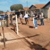 Vizinhas protestam em frente a casa onde beb&ecirc; foi estuprada pelo pai