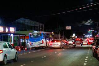 Comerciantes querem liberar corredor da Brilhante para estacionamento &agrave; noite