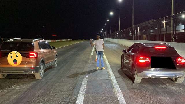 Combatendo rachas de rua, aut&oacute;dromo faz corrida com carros populares