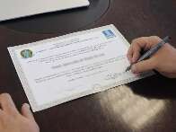 Diploma impresso deixa de valer e versão digital passa a ser obrigatória 