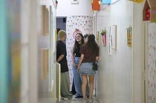 Escola fecha ap&oacute;s 48 anos e gera onda de homenagens e l&aacute;grimas
